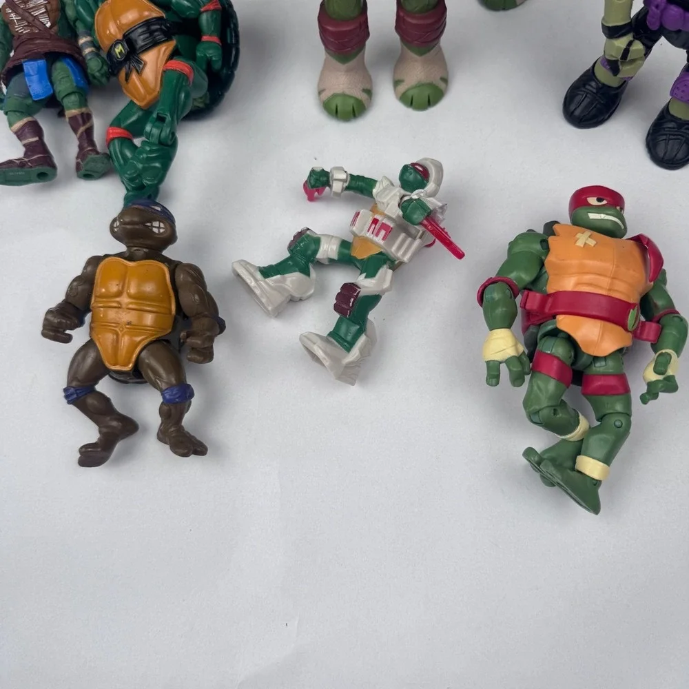Teenage Muntant Ninja Turtles Lot of 9 Figures TMNT